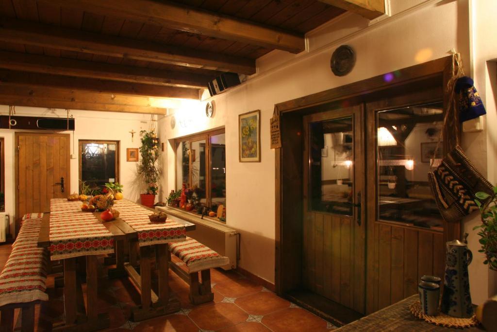 Cabana La Noi Hotell Rîşnov Eksteriør bilde